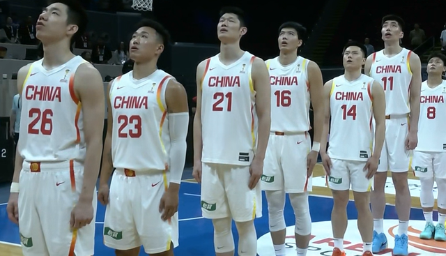 开云体育官网-中国男篮逆转后，更衣室庆祝曝光！小组形势有变：首支晋级队诞生